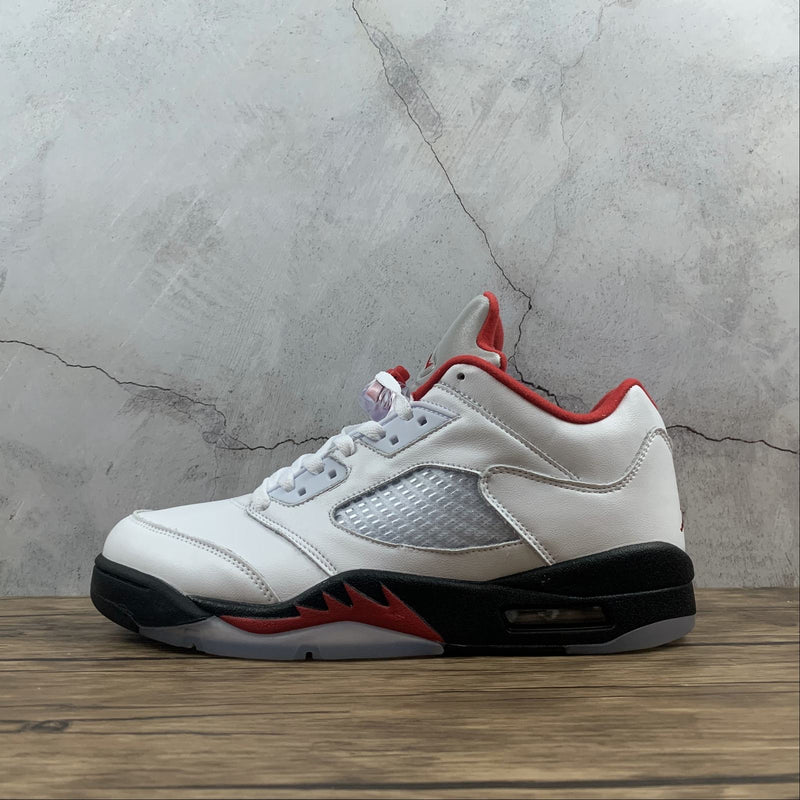 Nike Air Jordan 5 Retro