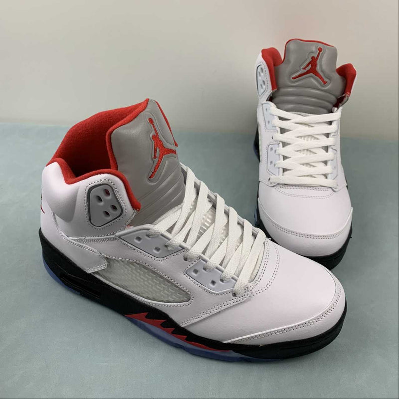 Nike Air Jordan 5 Retro