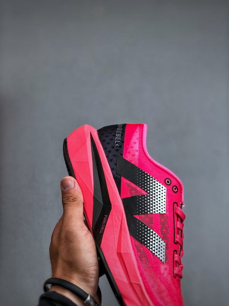 New Balance Rebel V4