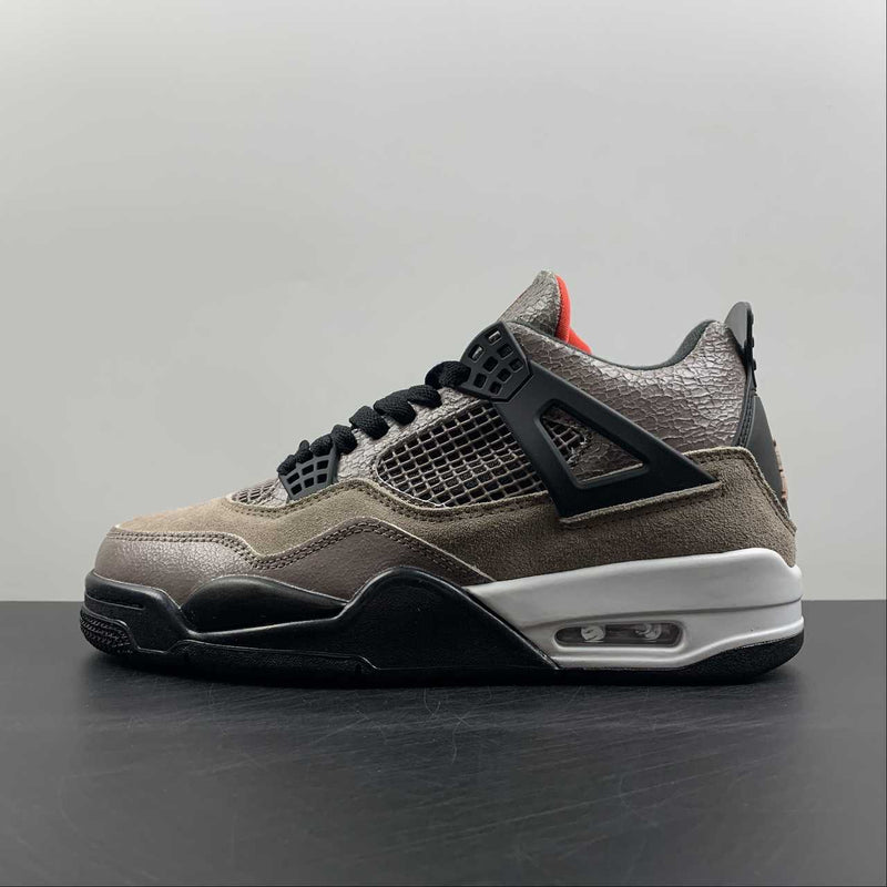 Nike Air Jordan 4 Retrô