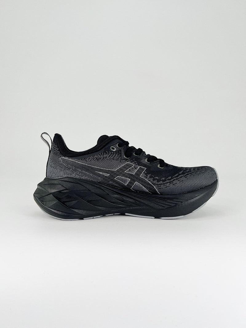 Asics Novablast 4