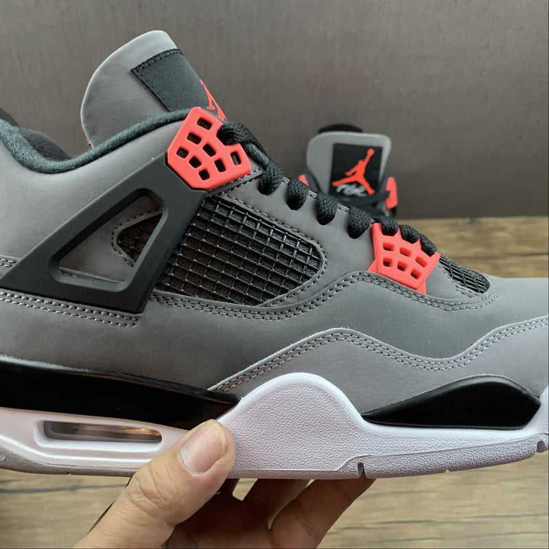 Nike Air Jordan 4 Retrô