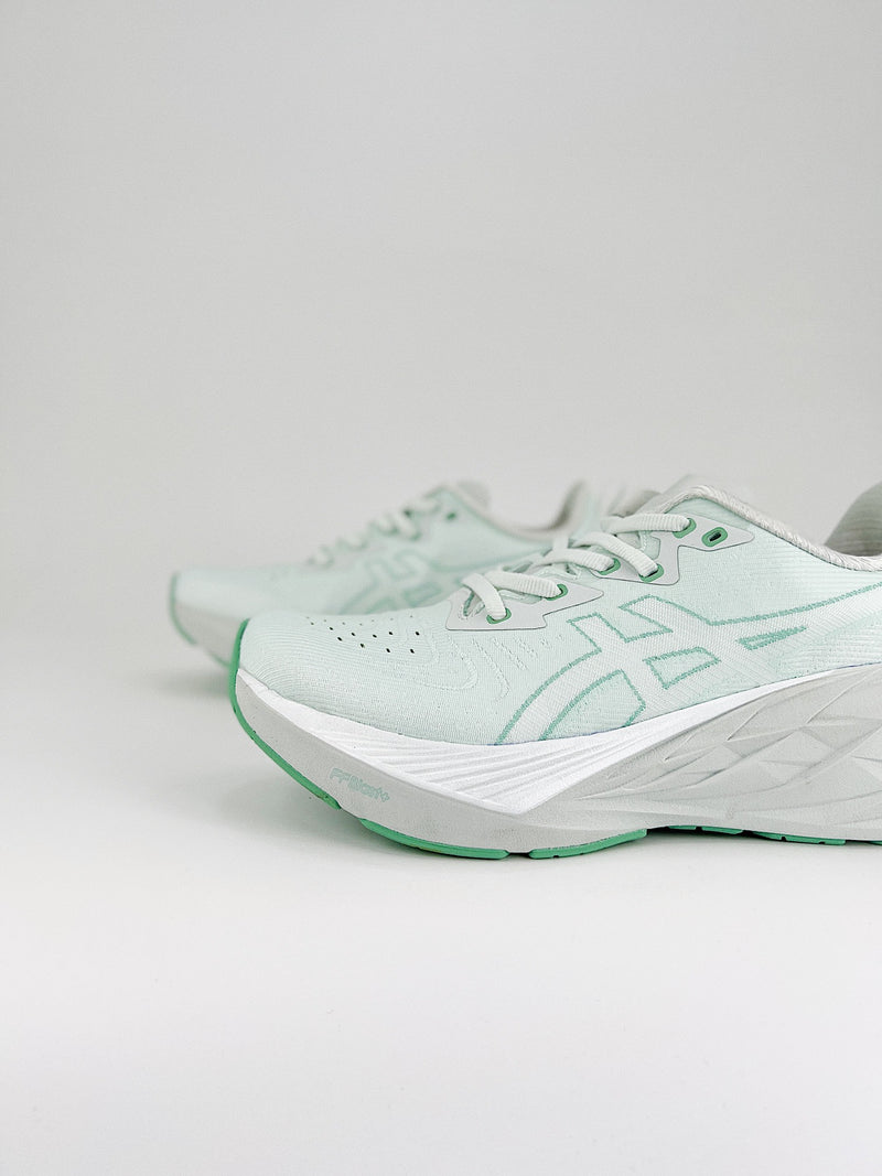 Asics Novablast 4