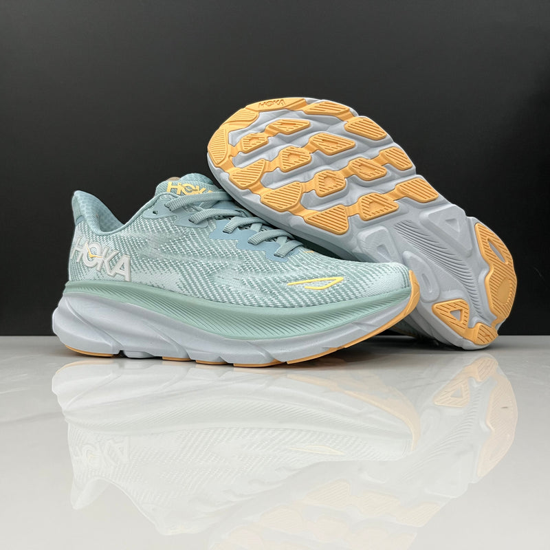 Hoka Clifton 9