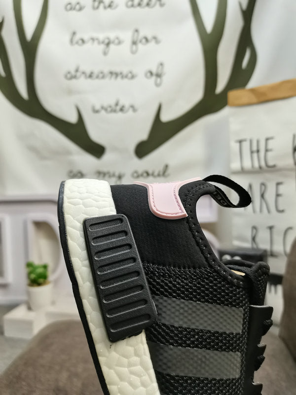 Adidas NMD R1