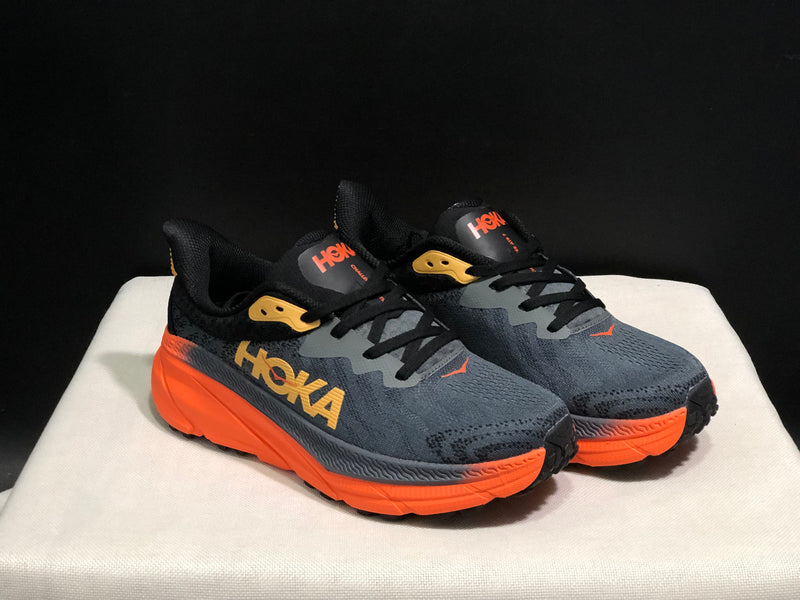 Hoka Challenger ATR 7