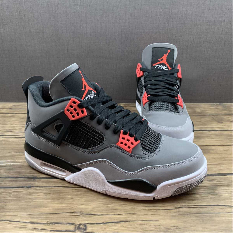 Nike Air Jordan 4 Retrô