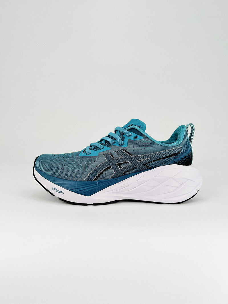 Asics Novablast 4