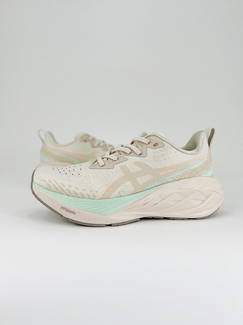 Asics Novablast 4