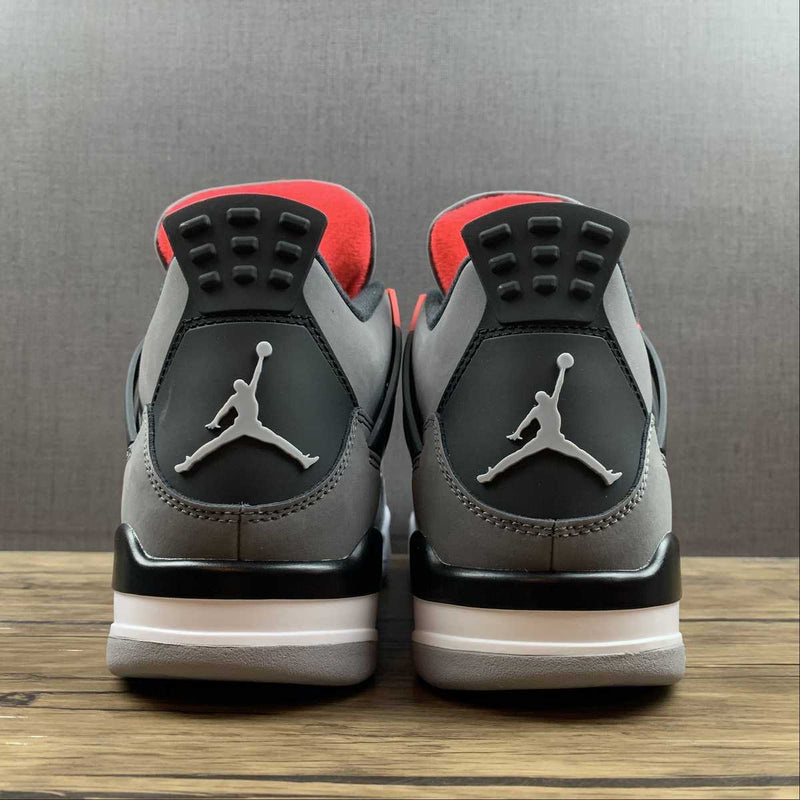 Nike Air Jordan 4 Retrô