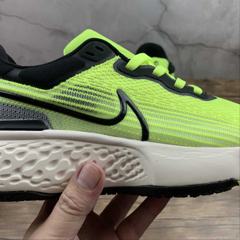 Nike Air ZoomX Invincible Run FK