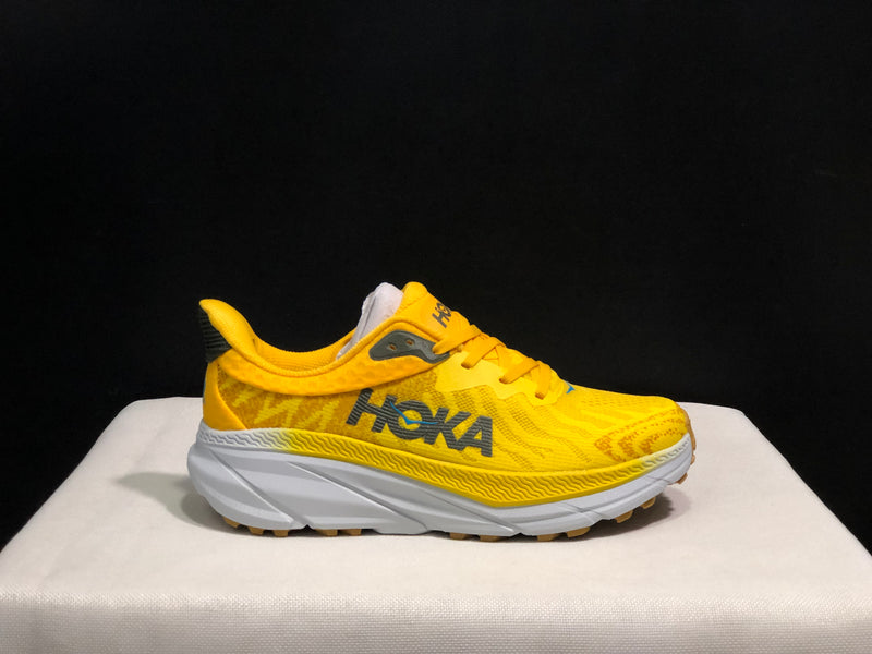 Hoka Challenger ATR 7