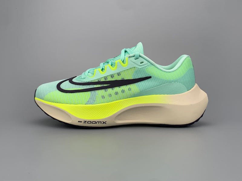 Nike best sale zoomx fly