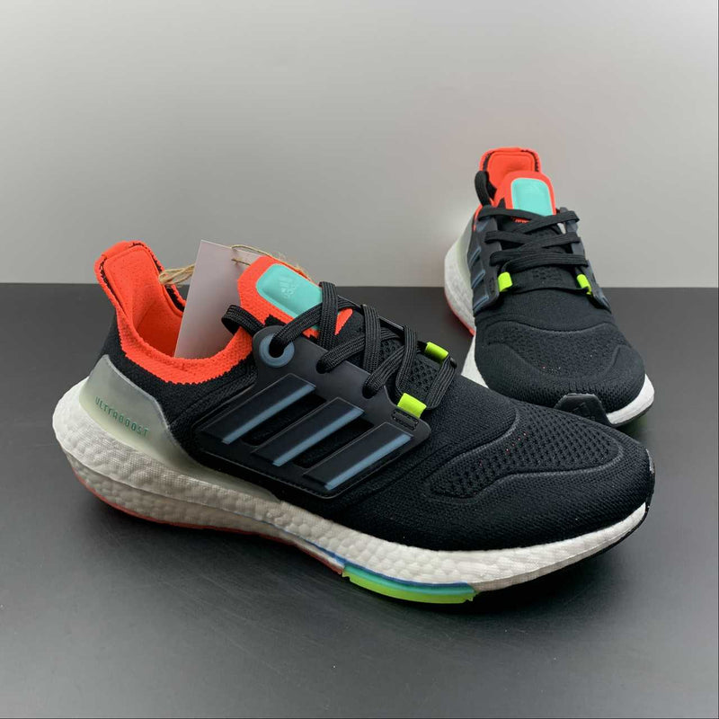 Adidas Ultraboost 22